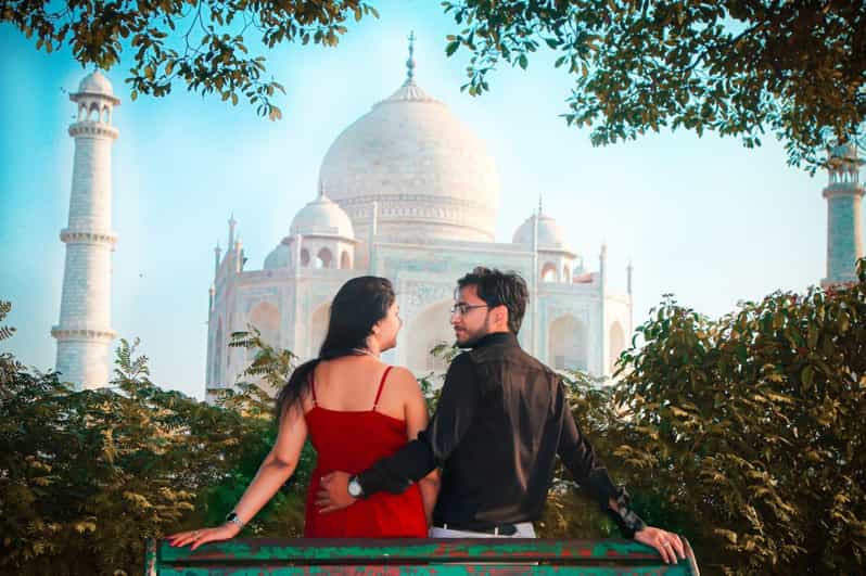 From Delhi: Taj Mahal, Agra Fort, Fatehpur Sikri 2-Days Tour