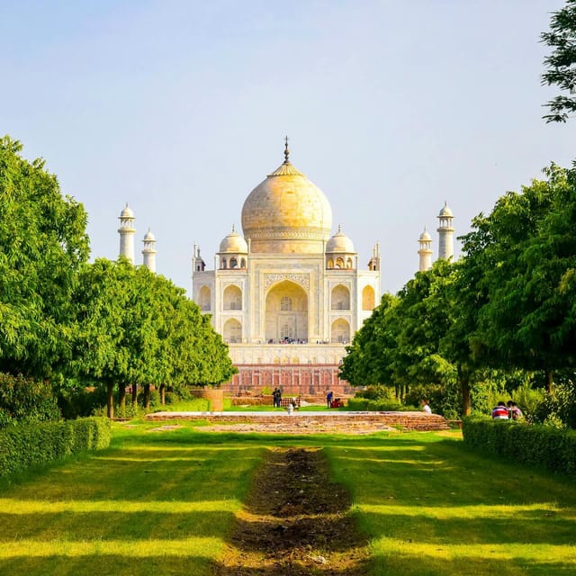 From Delhi: Taj Mahal Tour By Train in Execution Class