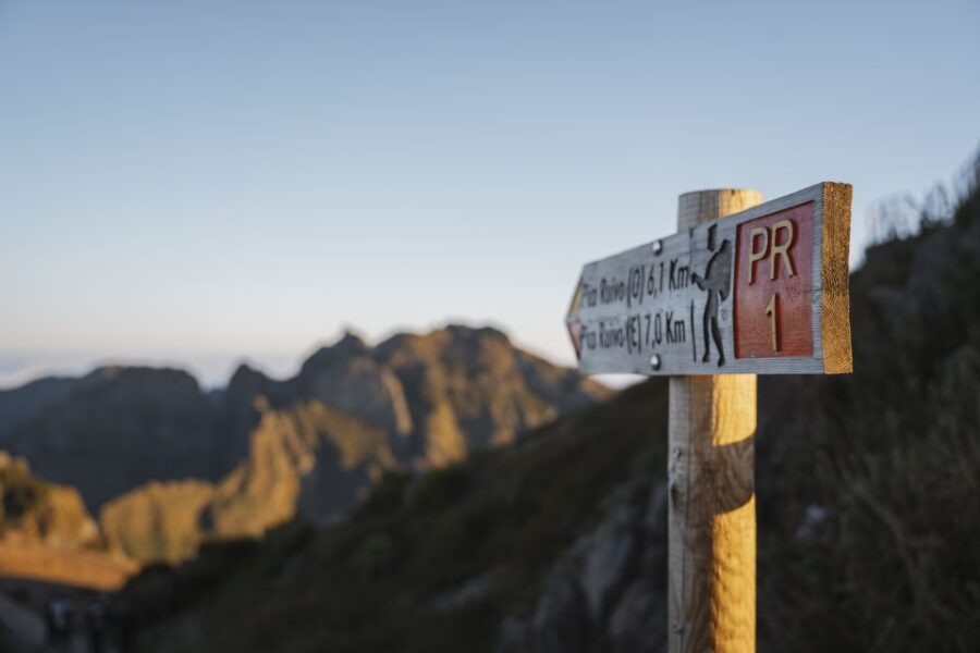 From Funchal: Transfer to Pico Do Arieiro & Pico Ruivo Trail