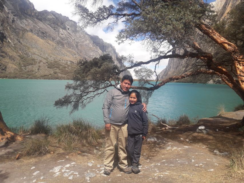From Huaraz: Guided Hiking Tour of Llanganuco Lakes & Entry