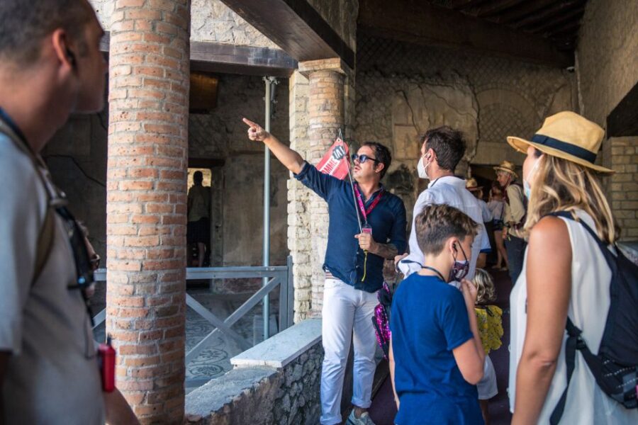 From Naples: Pompeii Skip-the-Line Guided Tour