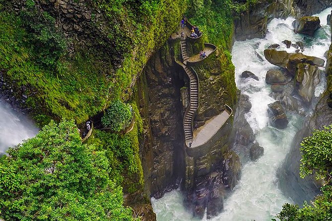 From the Andes to the Amazon 3D- 2N Quilotoa- Baños- Pastaza River – Cotopaxi