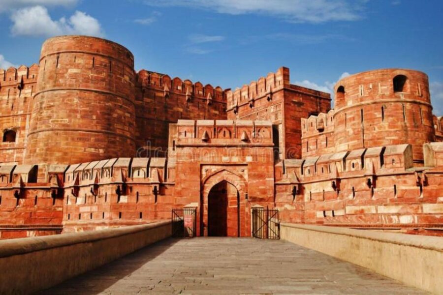 Full Day: Agra and Taj Mahal With Guide Private Tour by Car.
