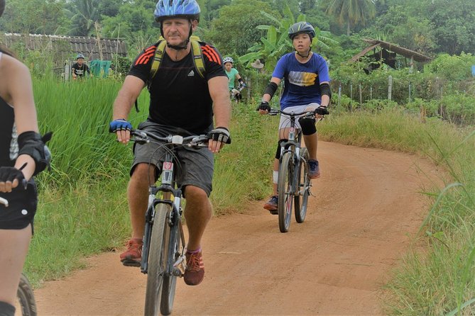 Full-Day Cycle and Kayak Trip in Sri Lanna National Park