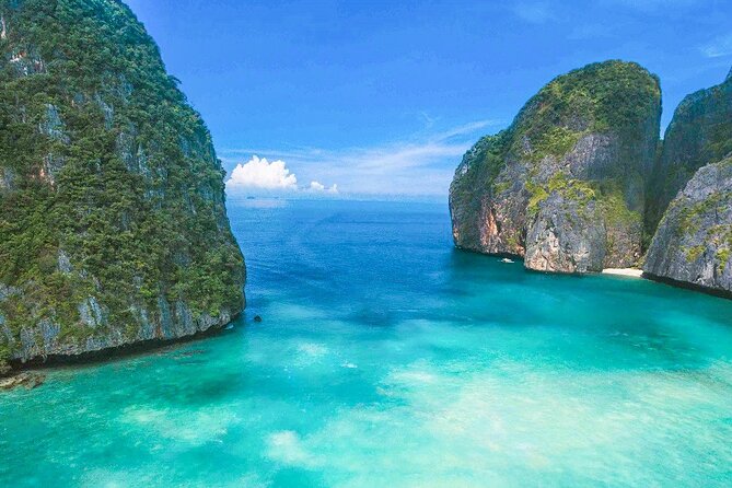 Full-Day Phi Phi Island Tour in Phuket