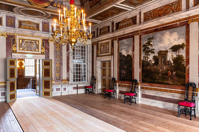 Full-Day Private Historic Royal Tour Around Palaces and Castles