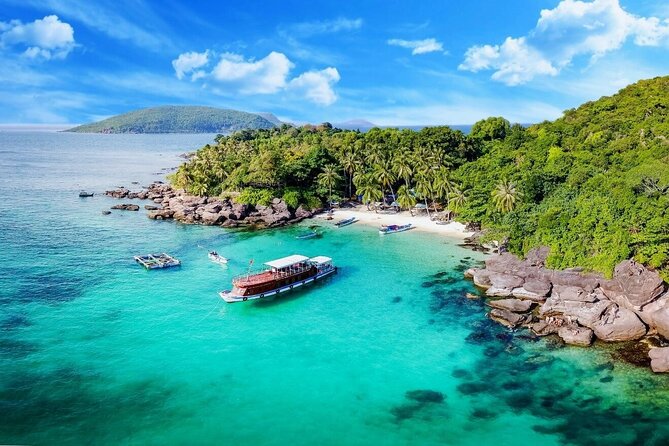Full Day Snorkeling to Explore Three Islands by Boat in Phu Quoc