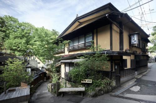 Fumoto Ryokan - Overview and Location