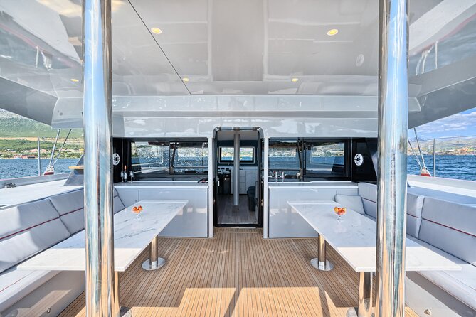 Funchal: Luxury Catamaran Sunset Cruise Open Bar