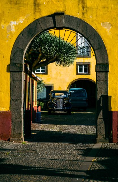 Funchal Old Town 1-Hour Tour by Tuk Tuk - Explore Historic Neighborhoods