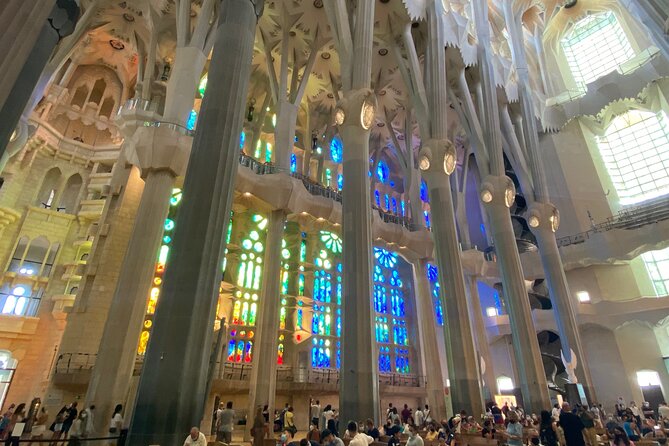Gaudí & Sagrada Familia Tour - Tour Overview and Experience