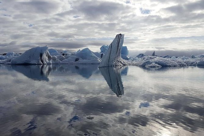 Glacier Lagoon & South Coast. Private Day Tour