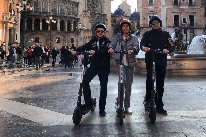 GRAND CITY Group Guided Tour on Bike
