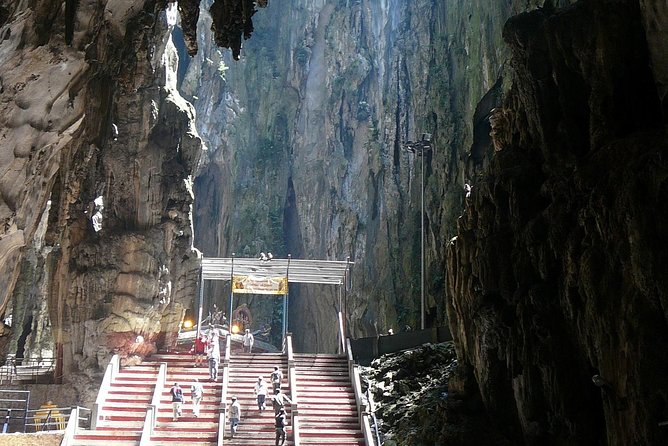 Grand KL City Tour : Batu Caves N Pewter N Lunch at KL Revolving Tower