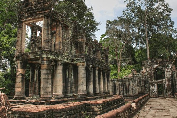 Grand Tour and Banteay Srei Group Tour