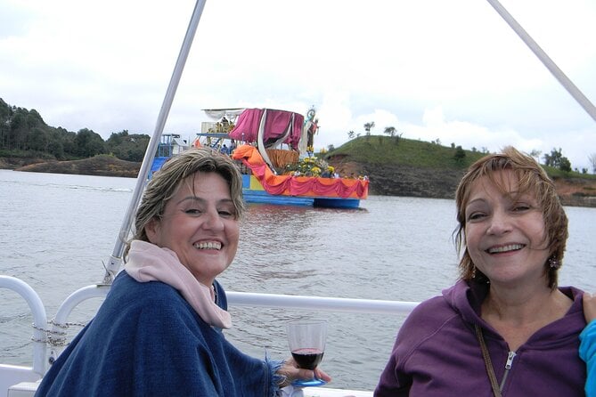 Guatape Private Day Trip & Lunch O the Lake (Culinary Experience)