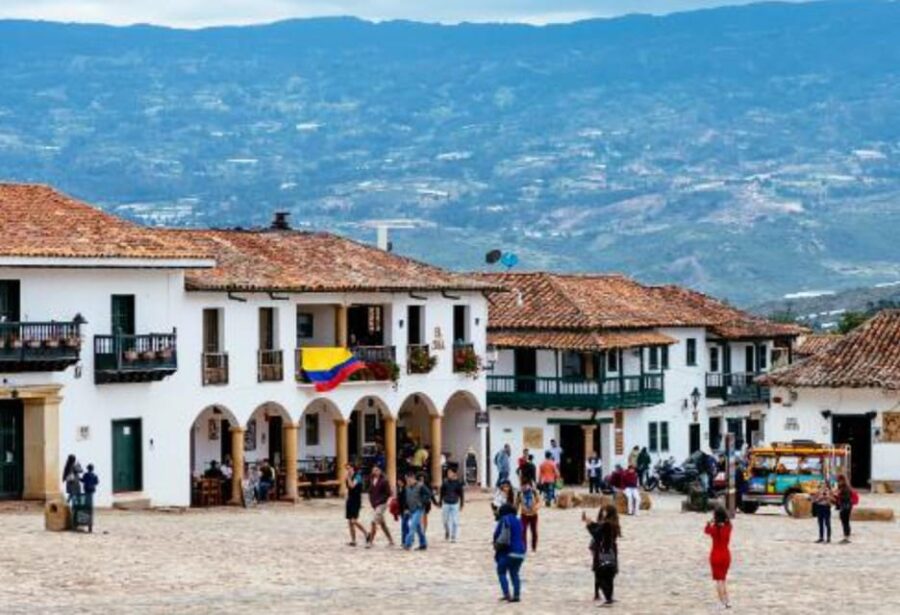 Guatavita, Zipaquirá, and Colonial Towns Private Transport
