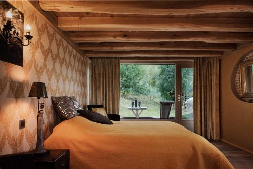 Guesthouse Ensenada - Location and Setting