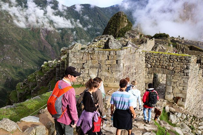 Guide in Machu Picchu (Small Group)