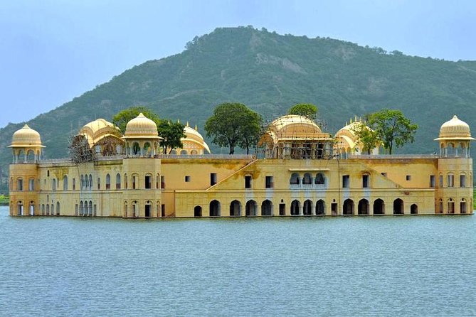 Guided Jaipur Tour Including Amber Fort, City Palace & Hawa Mahal With Lunch