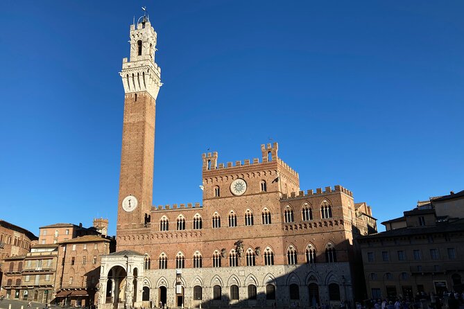 Guided Walking Tour of the Streets of Siena With Aperitif