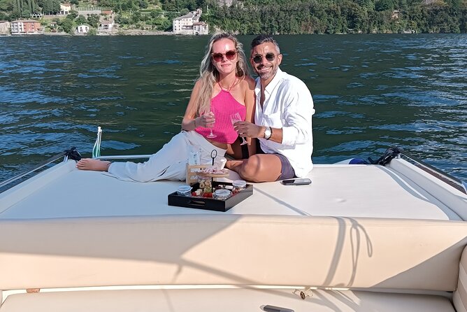 Half Day Boat Tour on Lake Como With Aperitif