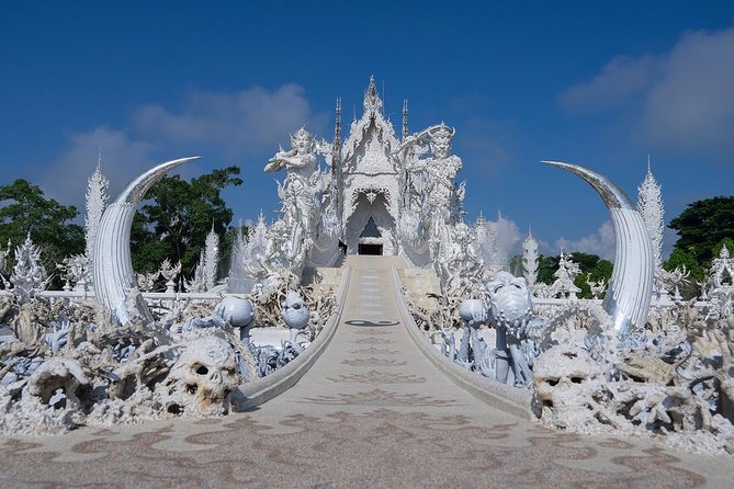 Half Day Chiang Rai City Tour Including White Temple & Wat Phra Kaew