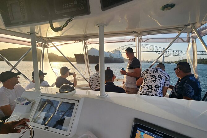 Half-Day Fishing and Cruising Panama Bay Tour in Private Yacht