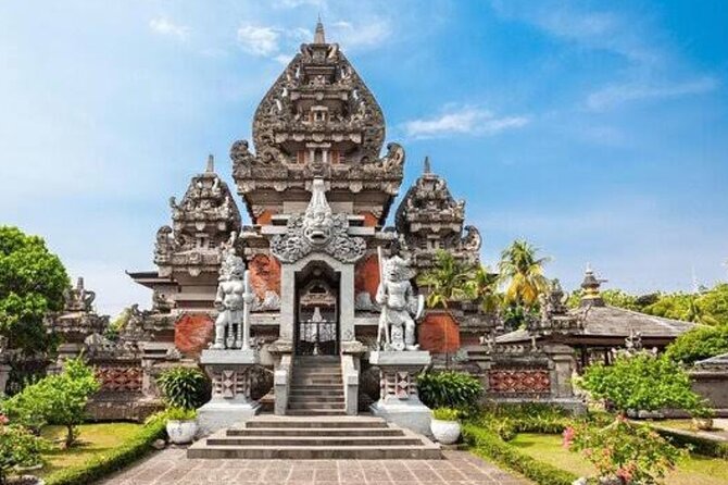 Half Day Jakarta Private Tour in Two Highlight Place