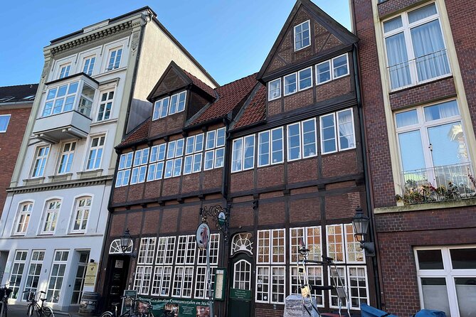 Hamburgs Historical Highlights: A Self-Guided Audio Tour