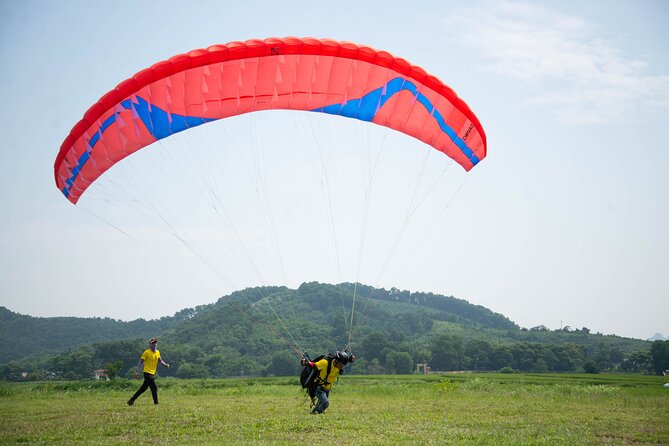 Hanoi Paragliding Combo: Tandem Paraglide + Course (Full-Day)