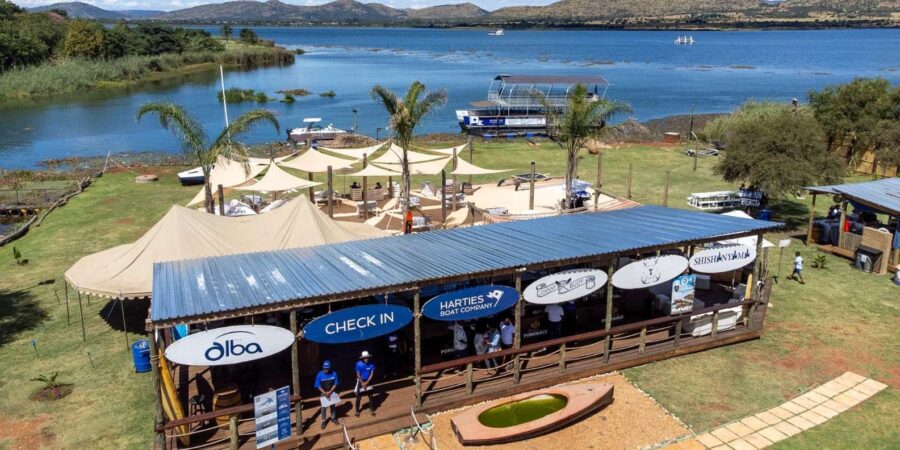 Hartbeespoort Dam: 1 Hour Cruise & Sunday Buffet Lunch