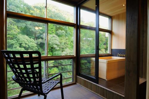 Hazu Bekkan - Location and Surrounding Attractions