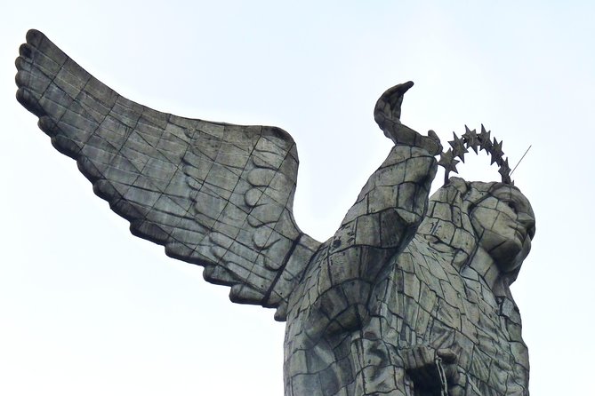 History, Urban Legends of Quito and The Middle of the World – Small Group
