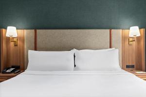 Holiday Inn Manhattan 6th Ave - Chelsea, an IHG Hotel - Hotel Overview