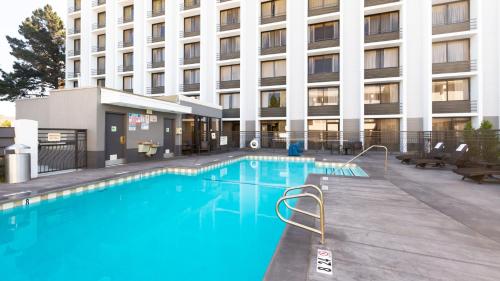 Holiday Inn San Jose-Silicon Valley, an IHG Hotel - Hotel Overview and Location