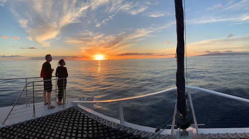 Honolulu: City Lights Sunset Sail - Sunset Sailing on Makani Catamaran