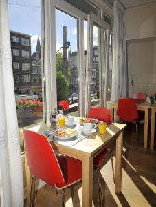 Hotel Abba - Location and Nearby Attractions