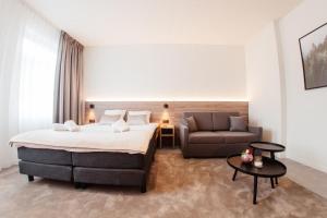 Hotel Reynaert Bv - Location and Distance