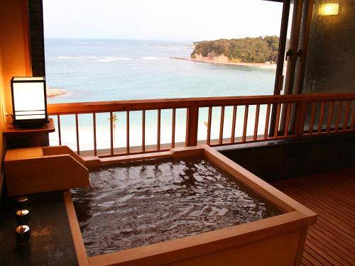 Hotel Sanrakuso - Hotel Overview and Location