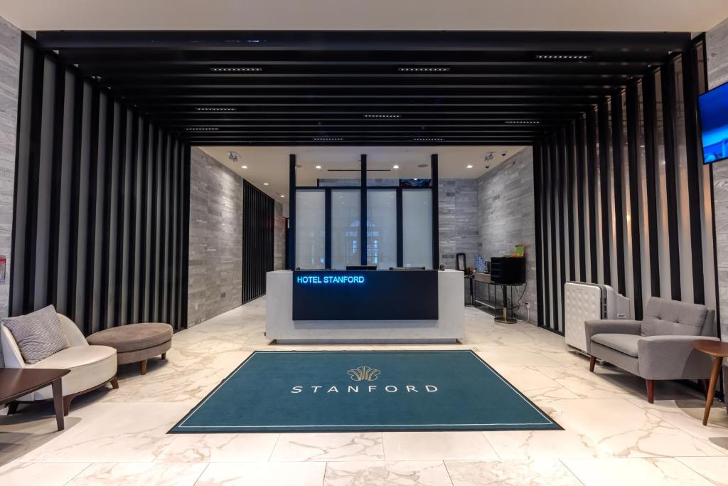 Hotel Stanford Review