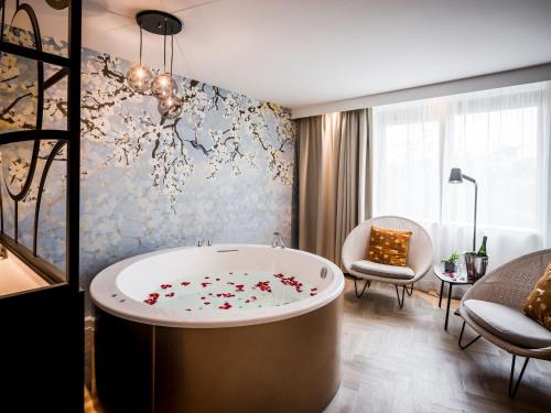 Hotel Van Der Valk Maastricht - Location and Accessibility