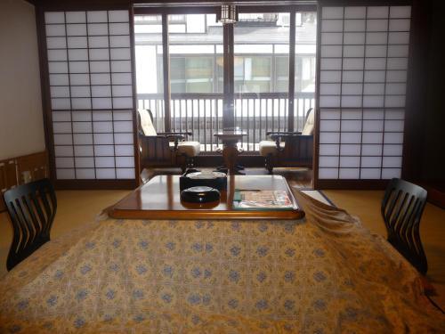Houshi Onsen Chojukan - Location and Accessibility