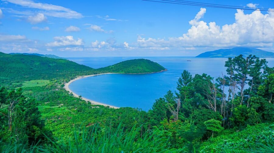 Hue : Private Car to Hoi An via Hai Van Pass & Sightseeing