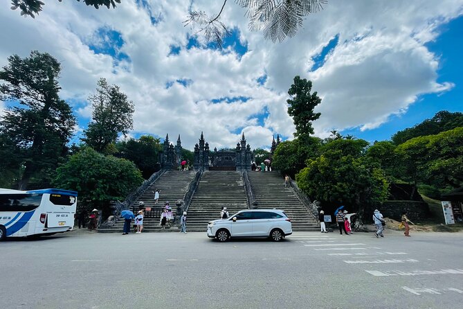 Hue to Hoi an With Sightseeing via Hai Van Pass – Private Car