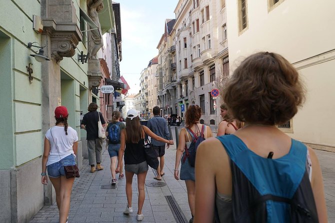 Hungarian History Walking Tour With Food Tasting