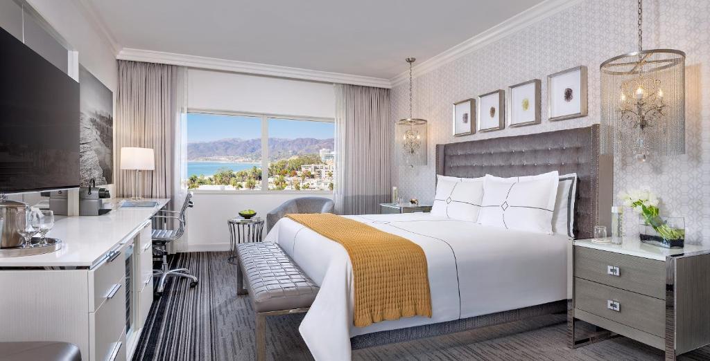 Huntley Santa Monica Beach Review