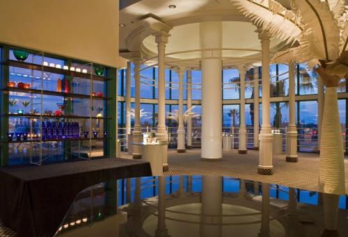 Hyatt Regency Long Beach - Convenient Location and Proximity