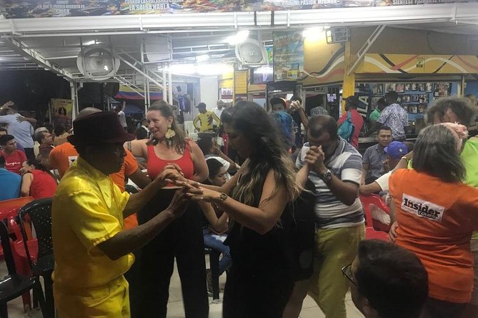 In Your Salsa: a Salsa Barhopping Night at Cartagena Local Bars - Dance Lesson Highlights
