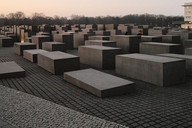 Into the Heart of Berlin: A Self-guided Audio Tour - Walking Through Tiergarten Park